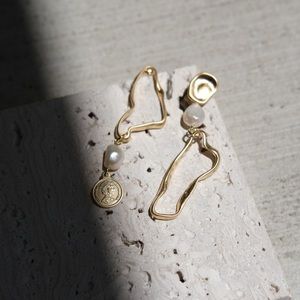 NEW DROP💌Asymmetrical Matted Pearl Earrings